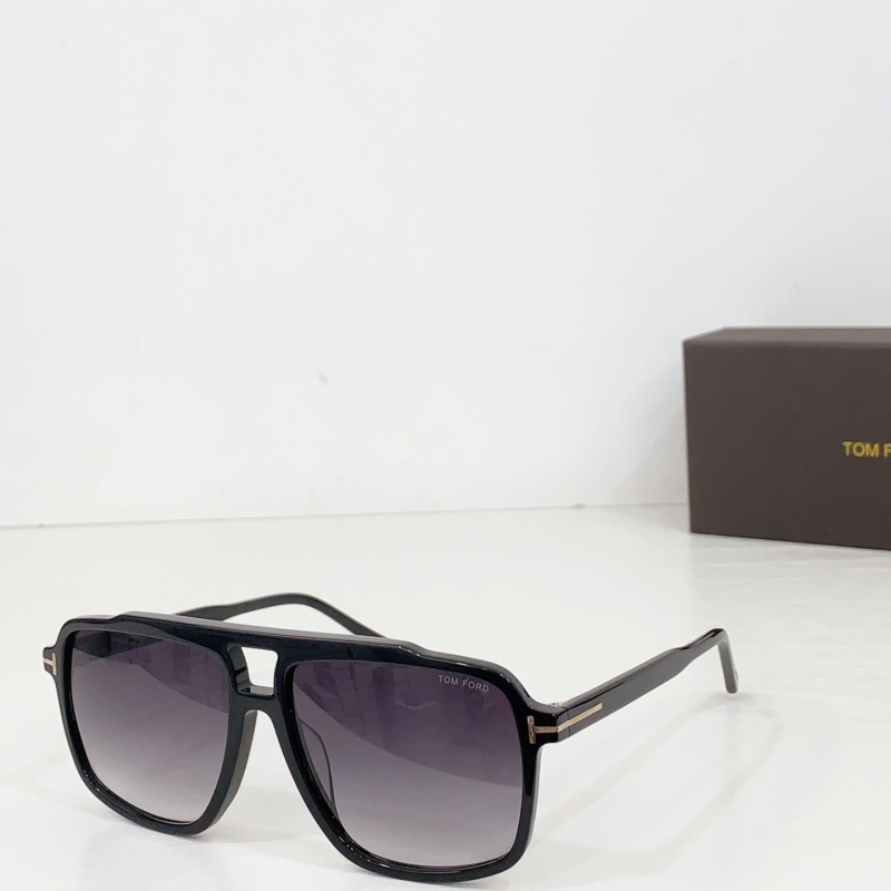 TOM FORD